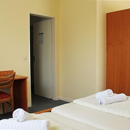 Autobahn Hotel Pfungstadt Ost Esterno foto